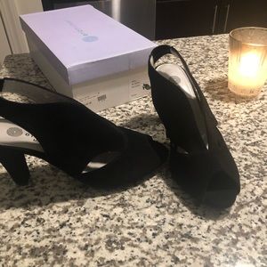 Peru black suede mid heel shoes